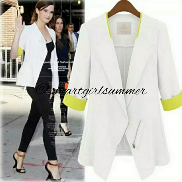 🆕⭐Kindra White zip blazer⭐ - Picture 1 of 10